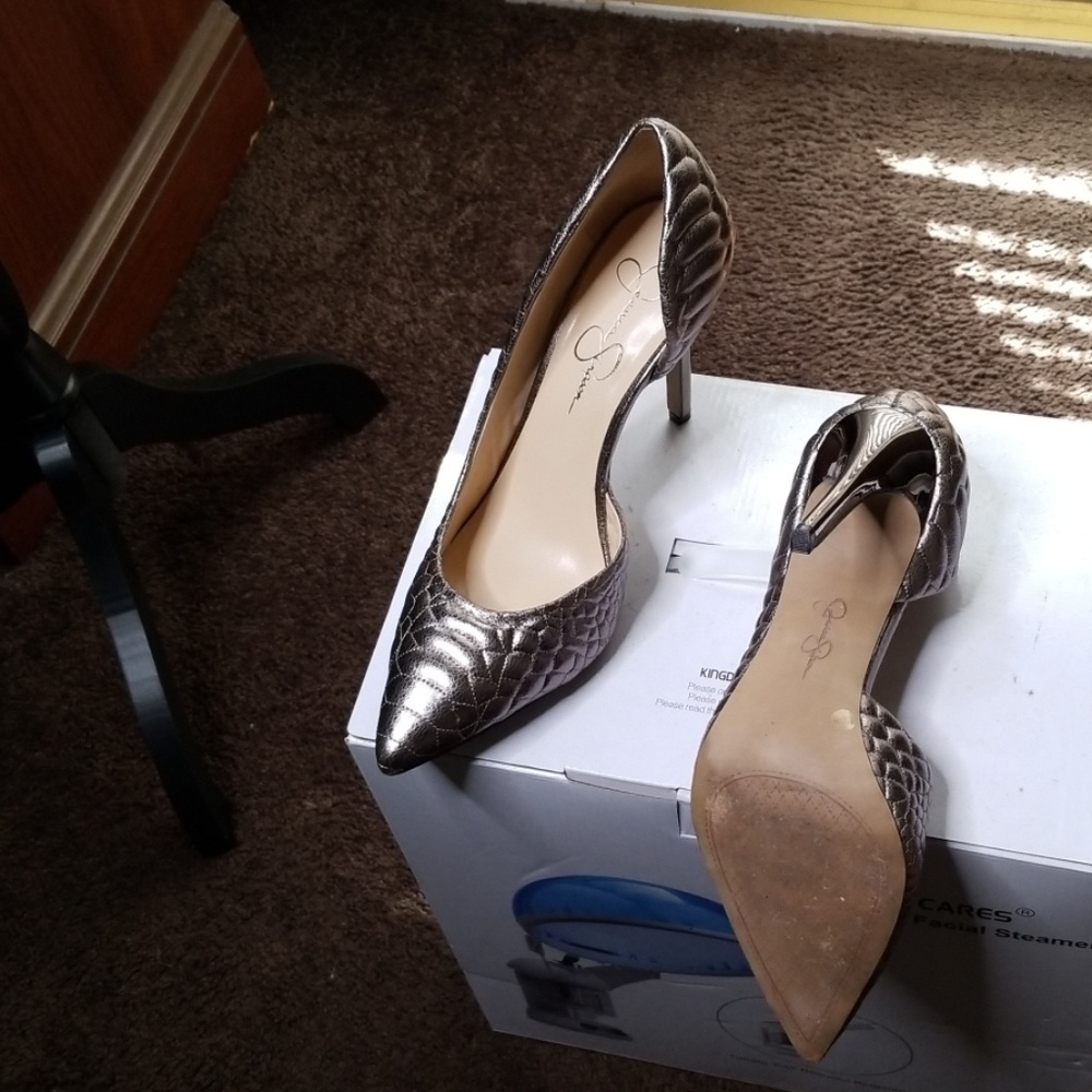 Shoes - Picture 3 of 4